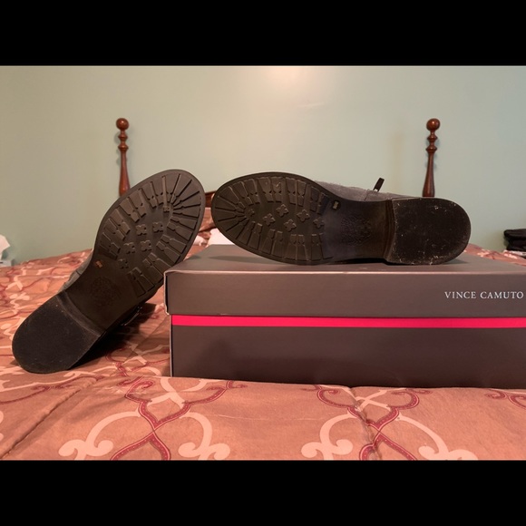 COPY - Vince Camuto boots - Picture 3 of 6